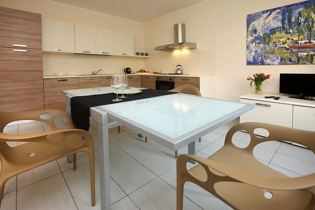 Mariposa Apartments Bardolino Italia