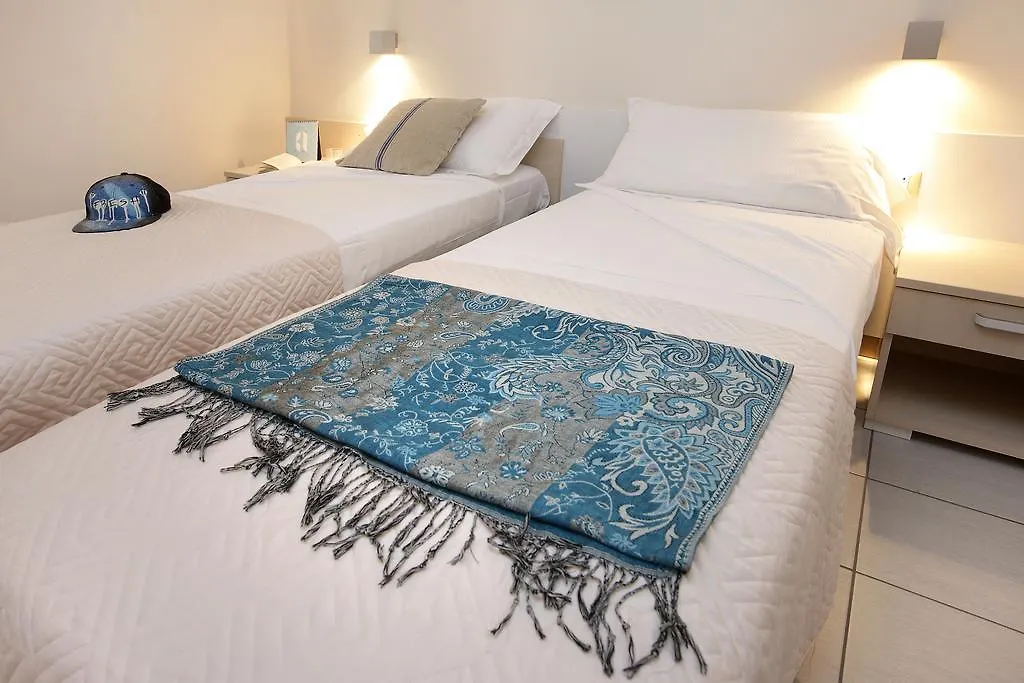 Mariposa Apartments Bardolino Italia