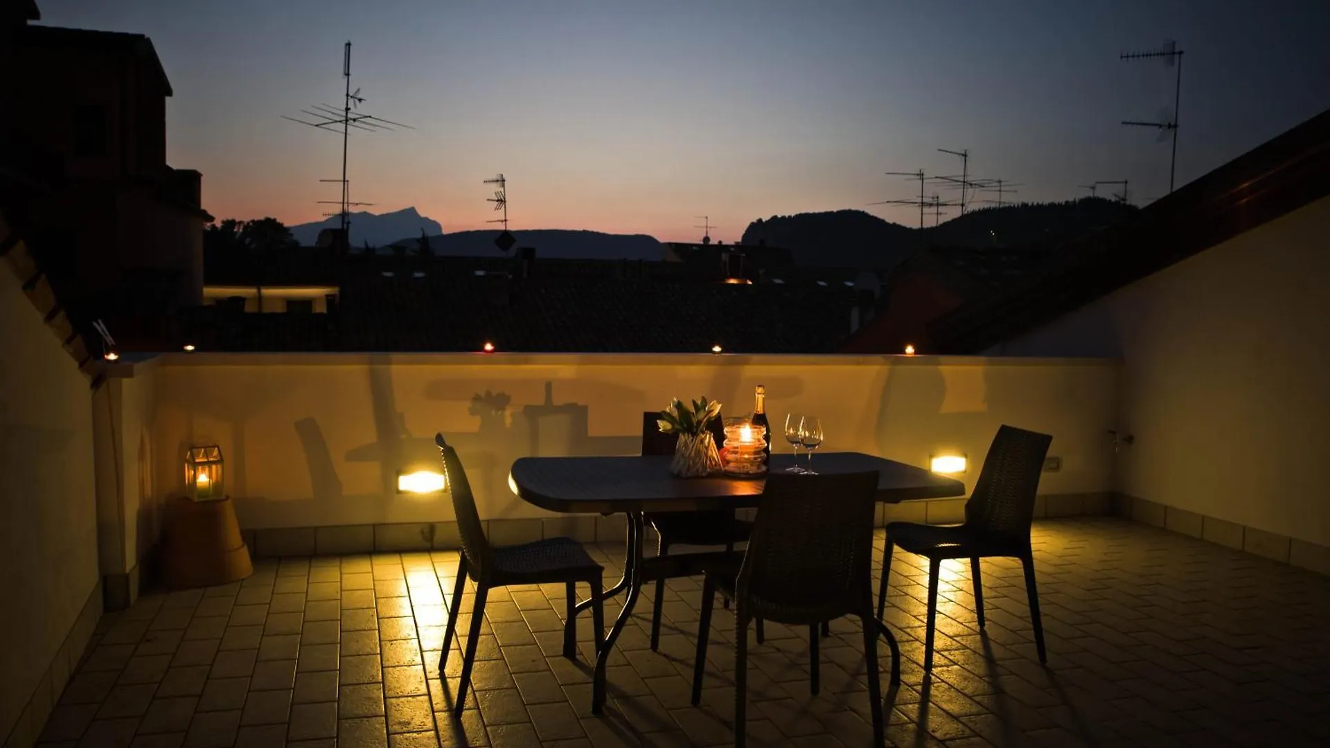 Mariposa Apartments Bardolino 0*,