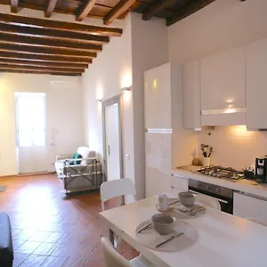 Benedetta 22 - Trastevere , Rom Italien