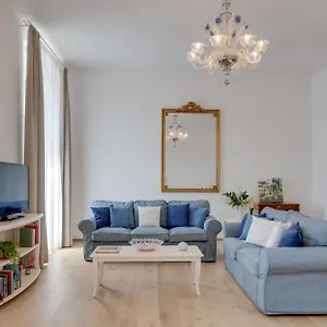 Apartment Rambaldi In Casa Nr 6 With Shared Terrace, Bardolino